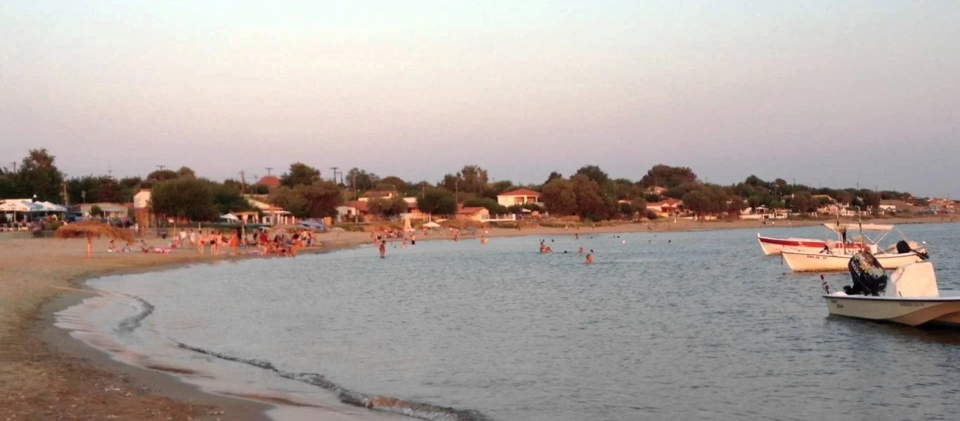 Πύργος: Πανικός από τα ευρήματα στο βυθό παραλίας – Τι εντόπισαν λουόμενοι! (Εικόνα)